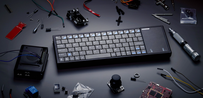 Pentaform AbacusBasic - Máy tính trong bàn phím giá 150 USD